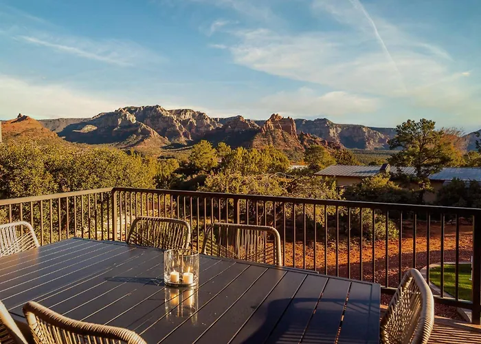 Holiday home New! Amazing Views In Uptown | Hot Tub | Sleeps 9