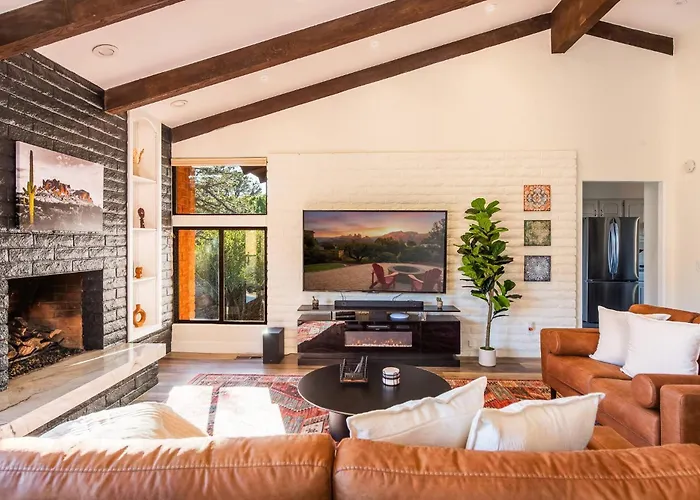 New! Amazing Views In Uptown | Hot Tub | Sleeps 9 *