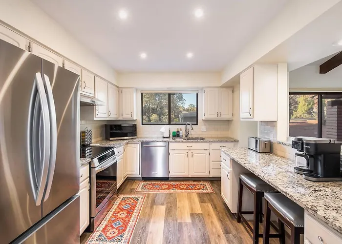 New! Amazing Views In Uptown | Hot Tub | Sleeps 9 * Sedona