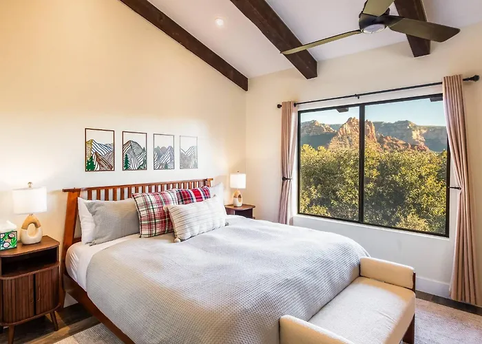 Holiday home New! Amazing Views In Uptown | Hot Tub | Sleeps 9 Sedona