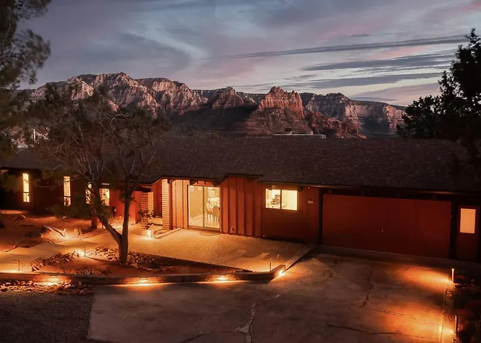 Holiday home New! Amazing Views In Uptown | Hot Tub | Sleeps 9 Sedona