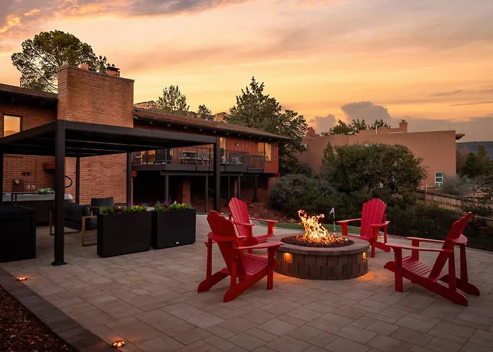 Holiday home New! Amazing Views In Uptown | Hot Tub | Sleeps 9 *