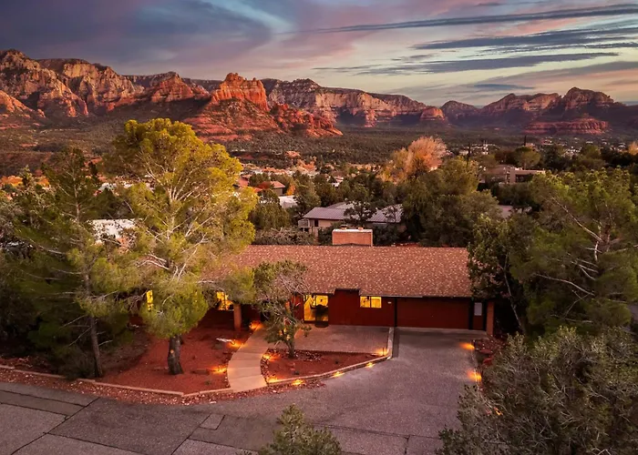 New! Amazing Views In Uptown | Hot Tub | Sleeps 9 *