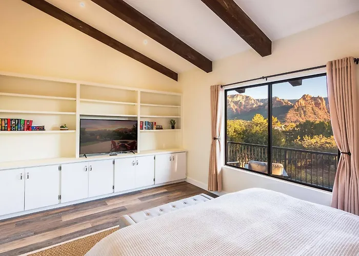 Holiday home New! Amazing Views In Uptown | Hot Tub | Sleeps 9 Sedona