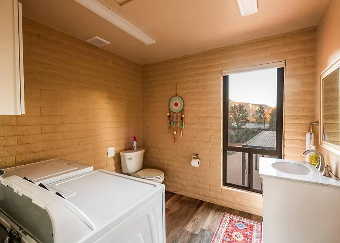 Holiday home New! Amazing Views In Uptown | Hot Tub | Sleeps 9