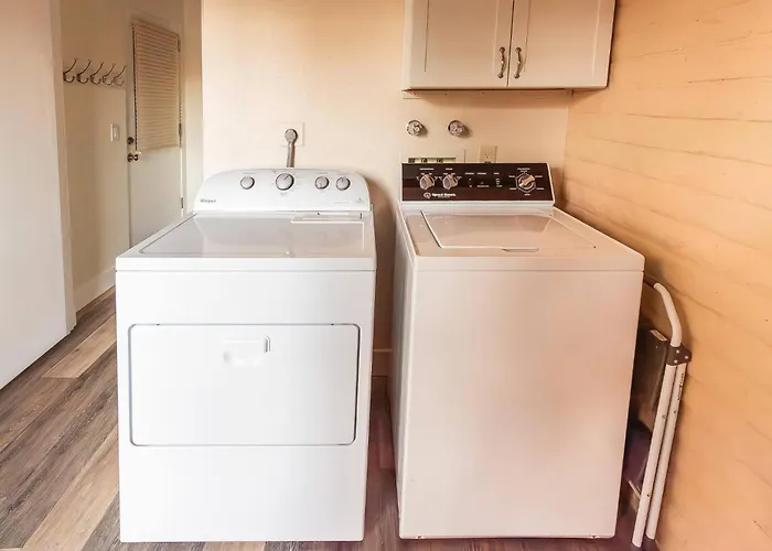 New! Amazing Views In Uptown | Hot Tub | Sleeps 9 Holiday home Sedona